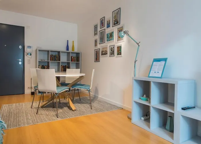 Lovelystay - Family-friendly Downtown