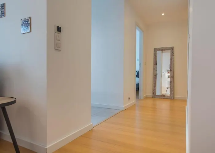 Lovelystay - Family-friendly Downtown Апартаменти