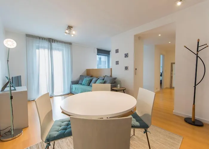 Апартаменти Lovelystay - Family-friendly Downtown