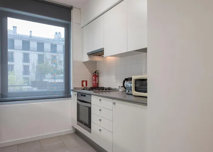 Lovelystay - Family-friendly Downtown Апартаменти