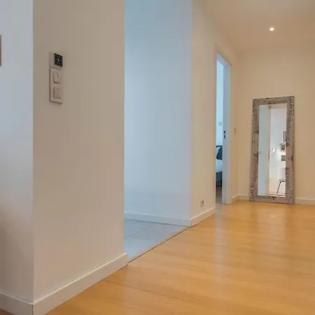 Lovelystay - Family-friendly Downtown Apartment